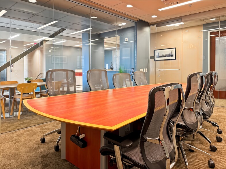 11650-11670 Fountains Dr, Maple Grove, MN for lease - Interior Photo - Image 3 of 17