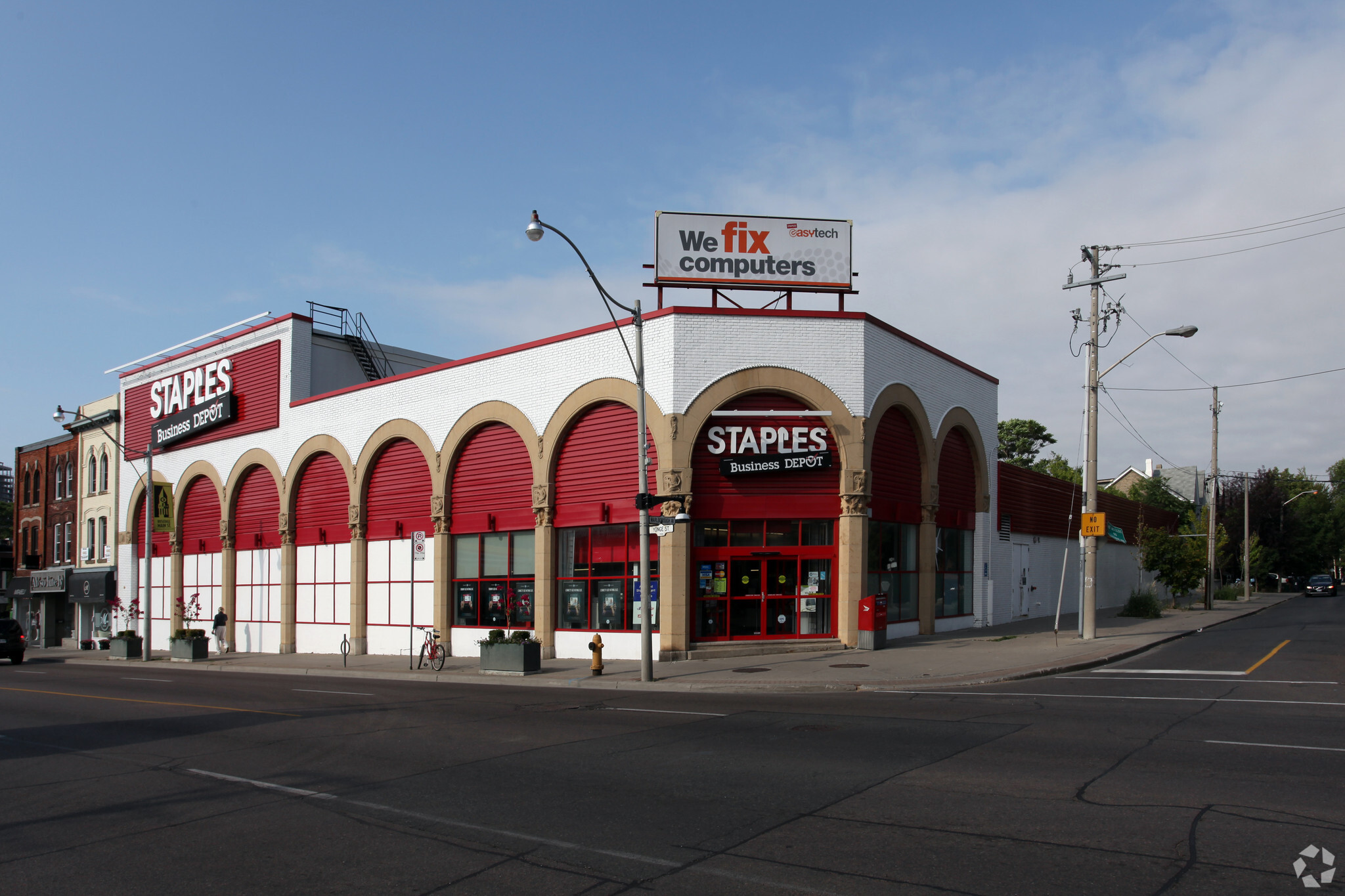 1140 Yonge St, Toronto, ON for sale Primary Photo- Image 1 of 1