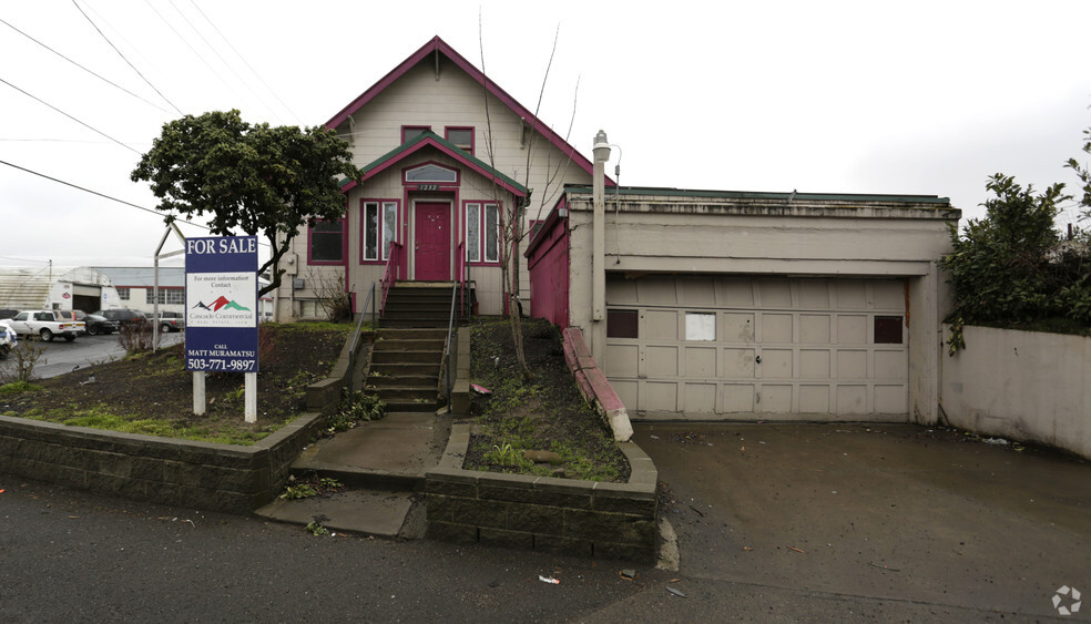 1232 NE Columbia Blvd, Portland, OR for sale - Primary Photo - Image 1 of 1