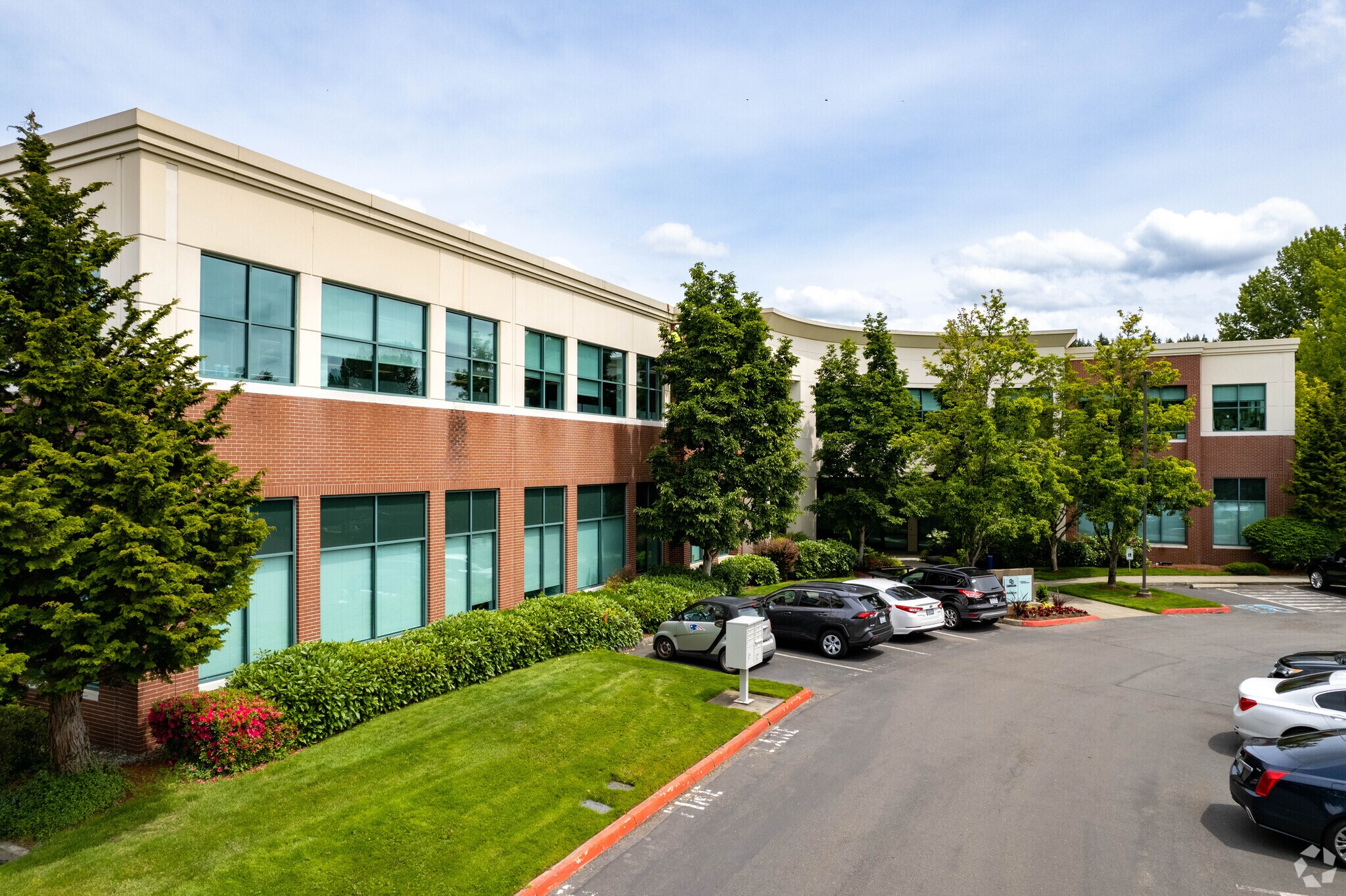 19910 North Creek Pky, Bothell, WA for sale Primary Photo- Image 1 of 1