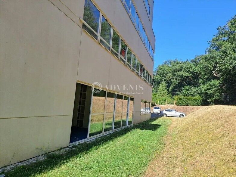 Office in Carquefou for lease - Building Photo - Image 1 of 5