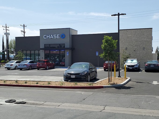 2631 Oswell St, Bakersfield, CA 93306