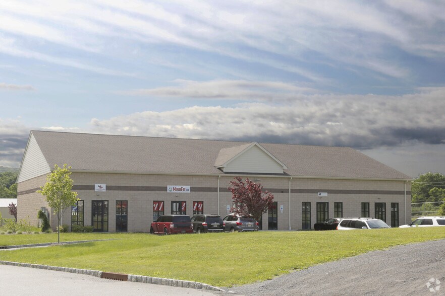 10 Park Lake Rd, Sparta, NJ 07871