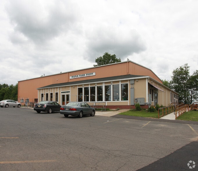 10 S Maple St, Hadley, MA for lease - Building Photo - Image 1 of 14