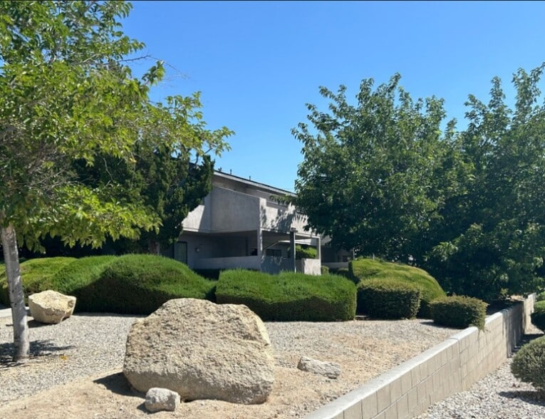 16137 Apple Valley Rd, Apple Valley, CA for sale - Building Photo - Image 2 of 8