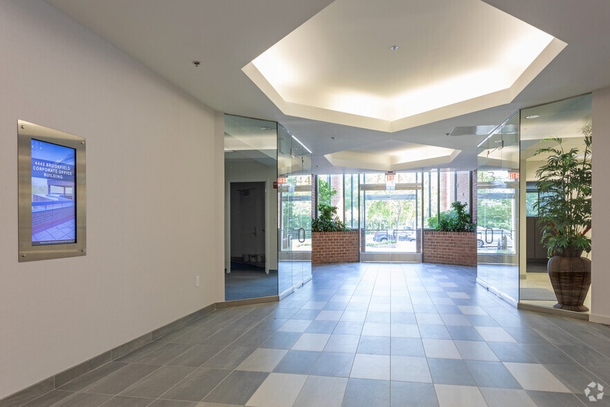 4443 Brookfield Corporate Dr, Chantilly, VA for lease - Building Photo - Image 2 of 12