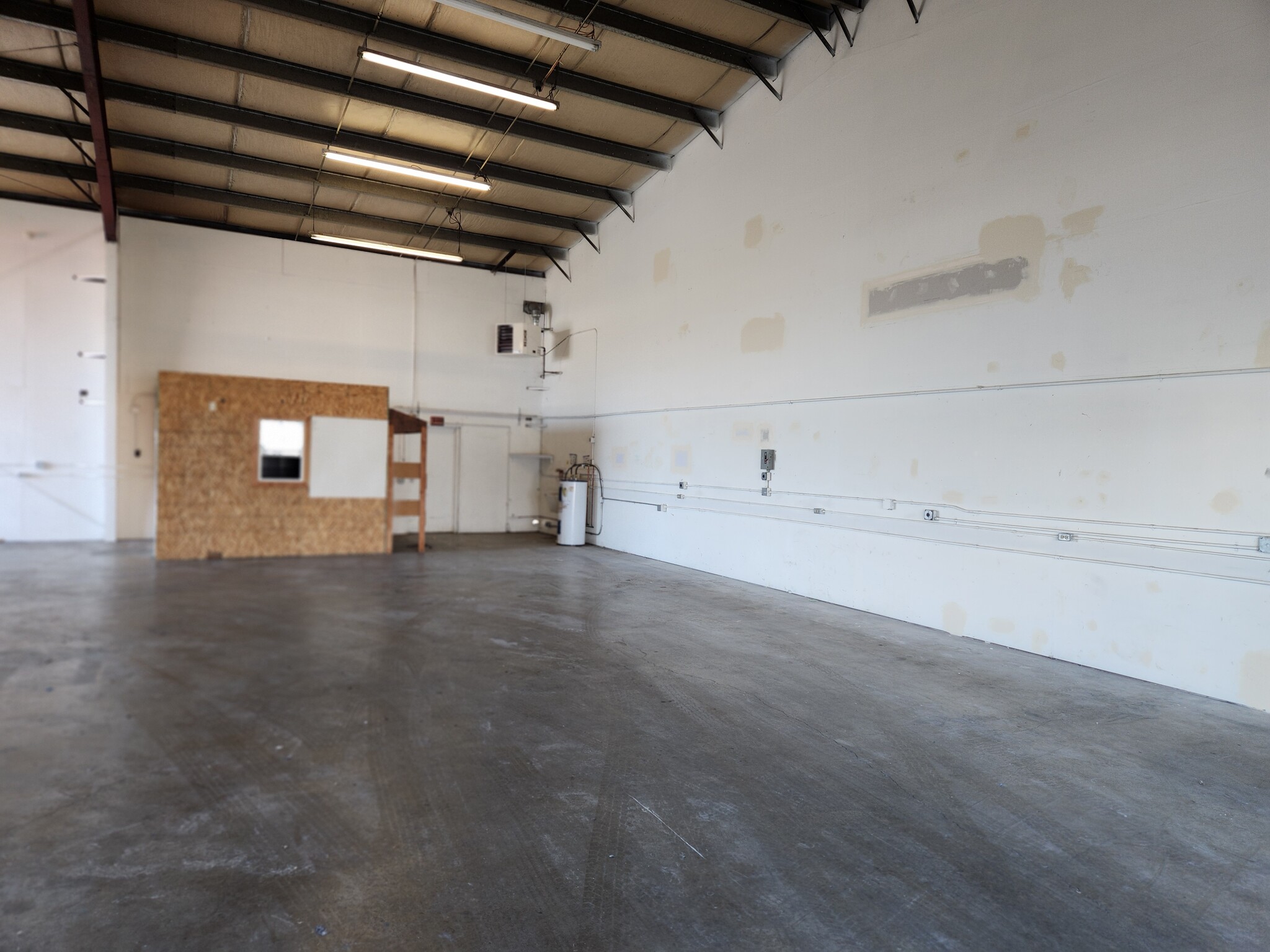 1425 Alabama St, Longview, WA for lease Interior Photo- Image 1 of 5