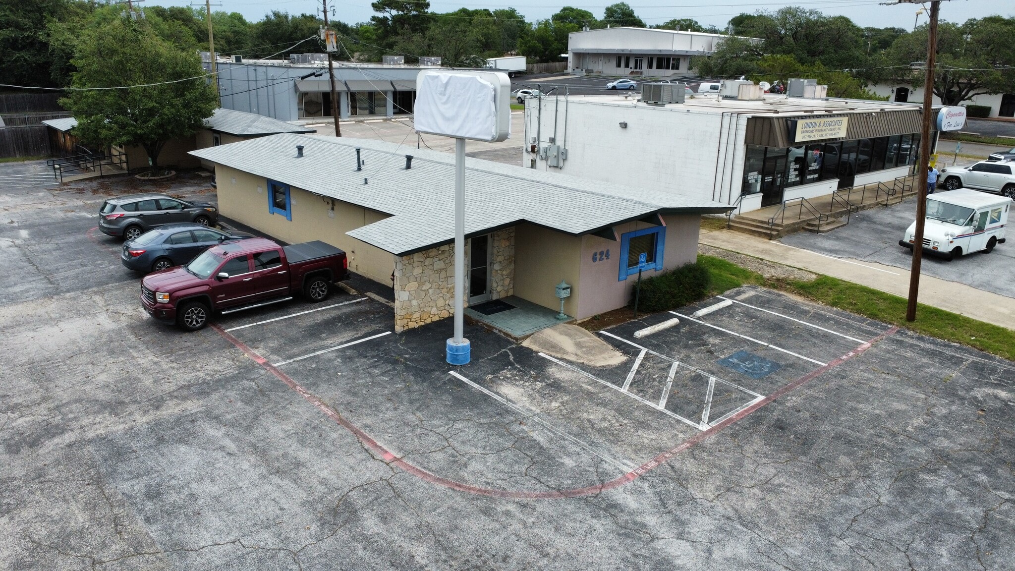 624 W Bedford Euless Rd, Hurst, TX for sale Building Photo- Image 1 of 1