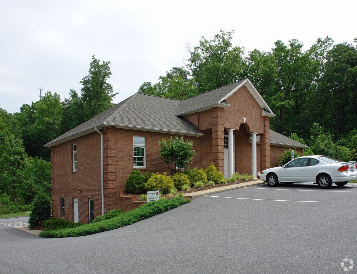 3145 Tate Blvd SE, Hickory, NC 28602