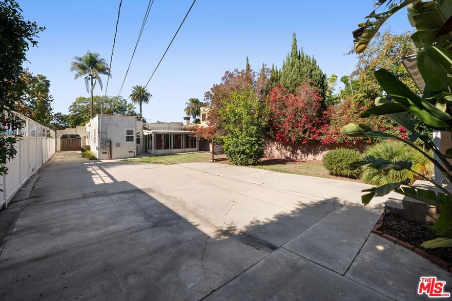 3938 East Blvd, Los Angeles, CA for sale - Building Photo - Image 3 of 30
