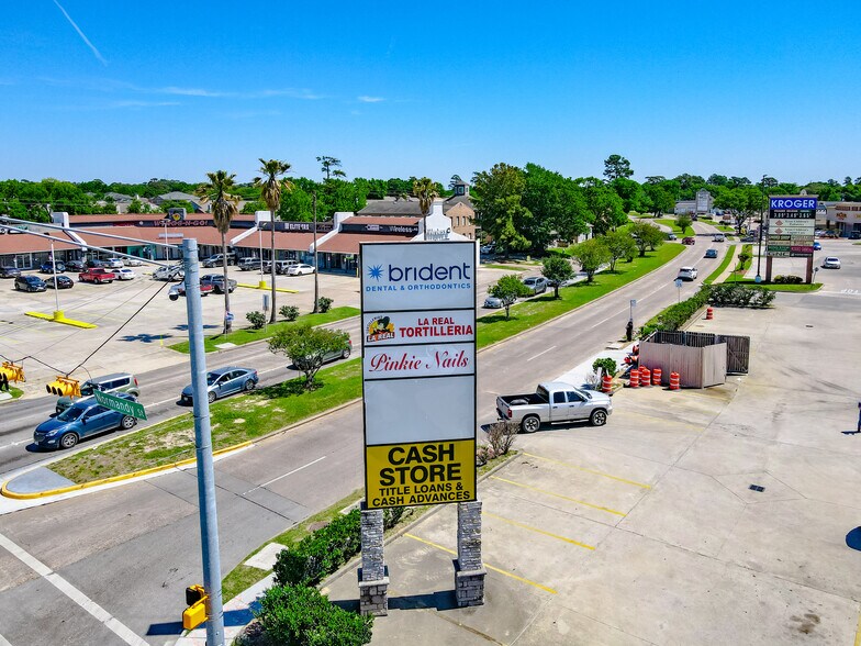 12626 Woodforest Blvd, Houston, TX for lease - Building Photo - Image 3 of 11