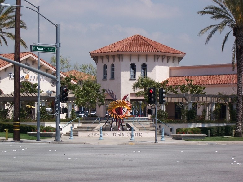 10570-10848 Foothill Blvd, Rancho Cucamonga, CA for lease - Building Photo - Image 2 of 8