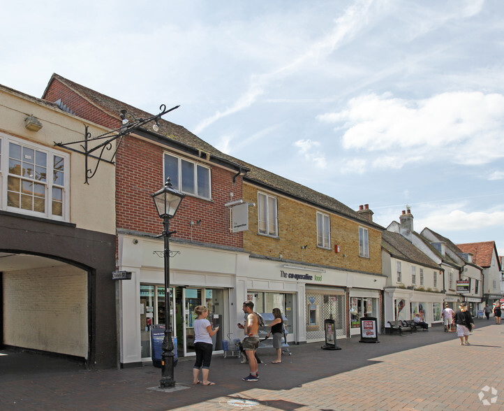 7-9 Sun St, Waltham Abbey for lease - Primary Photo - Image 1 of 5