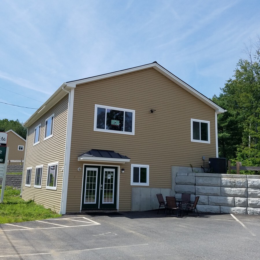 570 Laconia Rd, Tilton, NH 03276