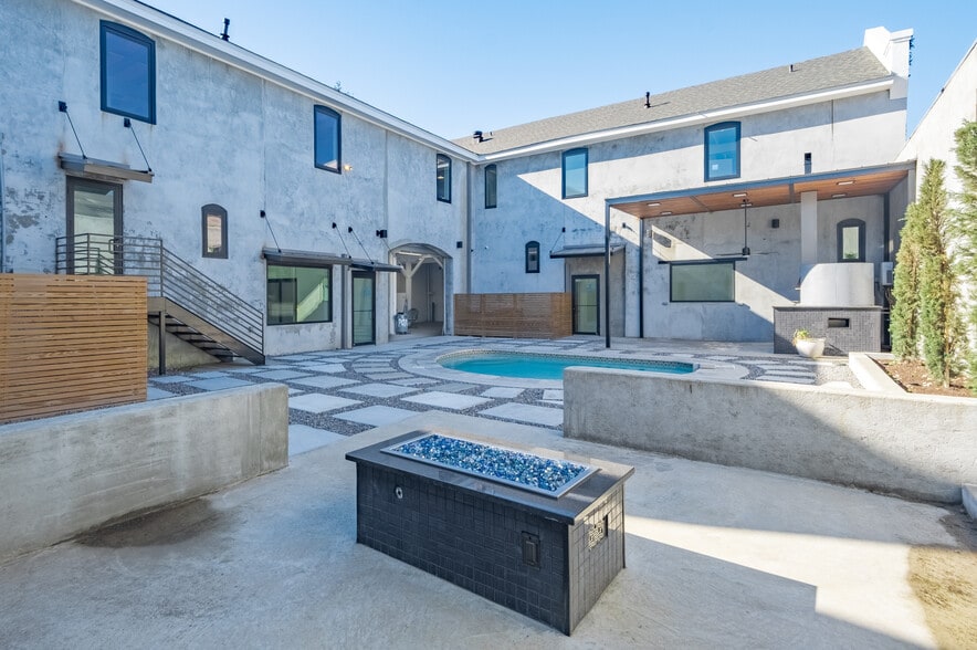 3157 Tchoupitoulas St, New Orleans, LA for lease - Building Photo - Image 2 of 35