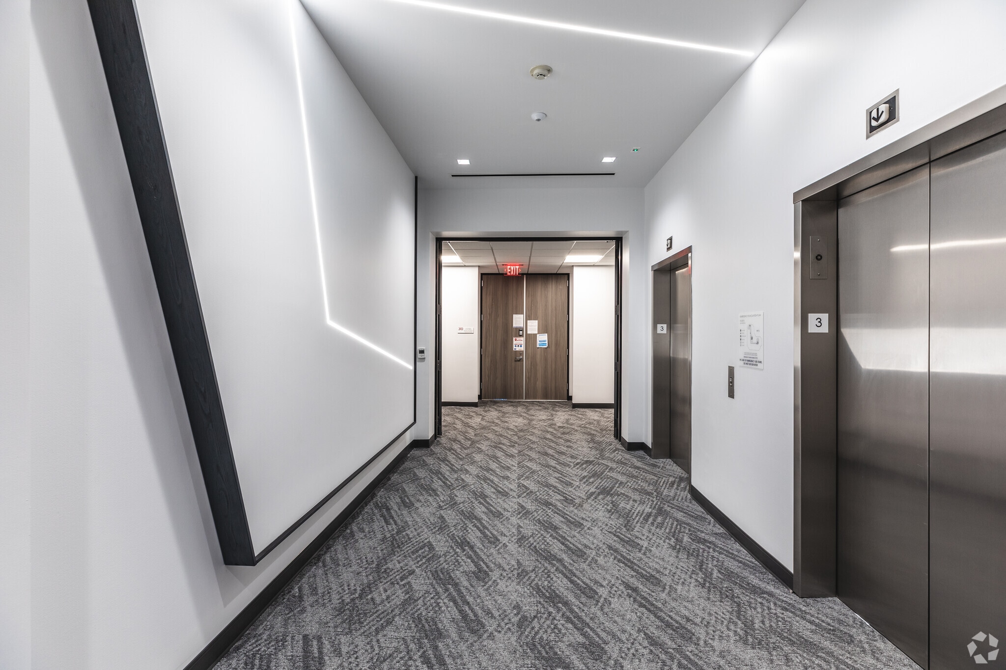 5575 Ruffin Rd, San Diego, CA for lease Interior Photo- Image 1 of 11