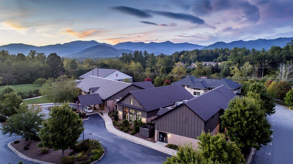 25 Jane Jacobs Rd, Black Mountain, NC 28711