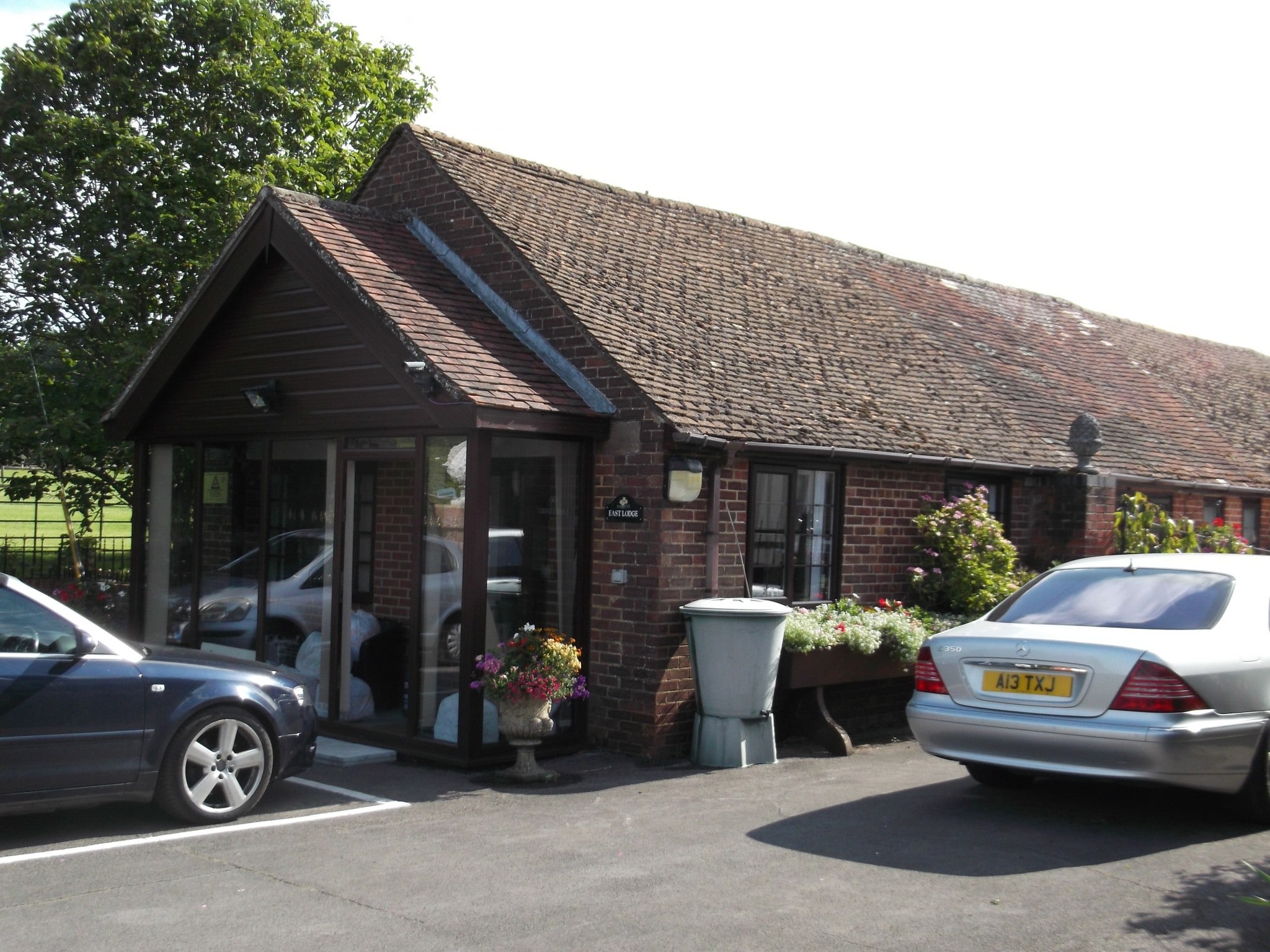 Nobs Crook, Winchester for sale Primary Photo- Image 1 of 1