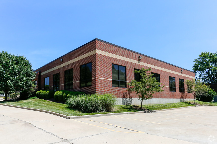 3801 Sharon Park Ln, Sharonville, OH for lease - Building Photo - Image 2 of 3