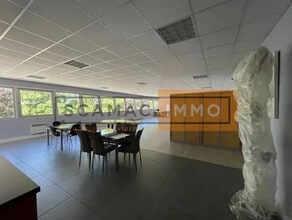 Flex in Chennevières-sur-Marne for lease Building Photo- Image 2 of 2