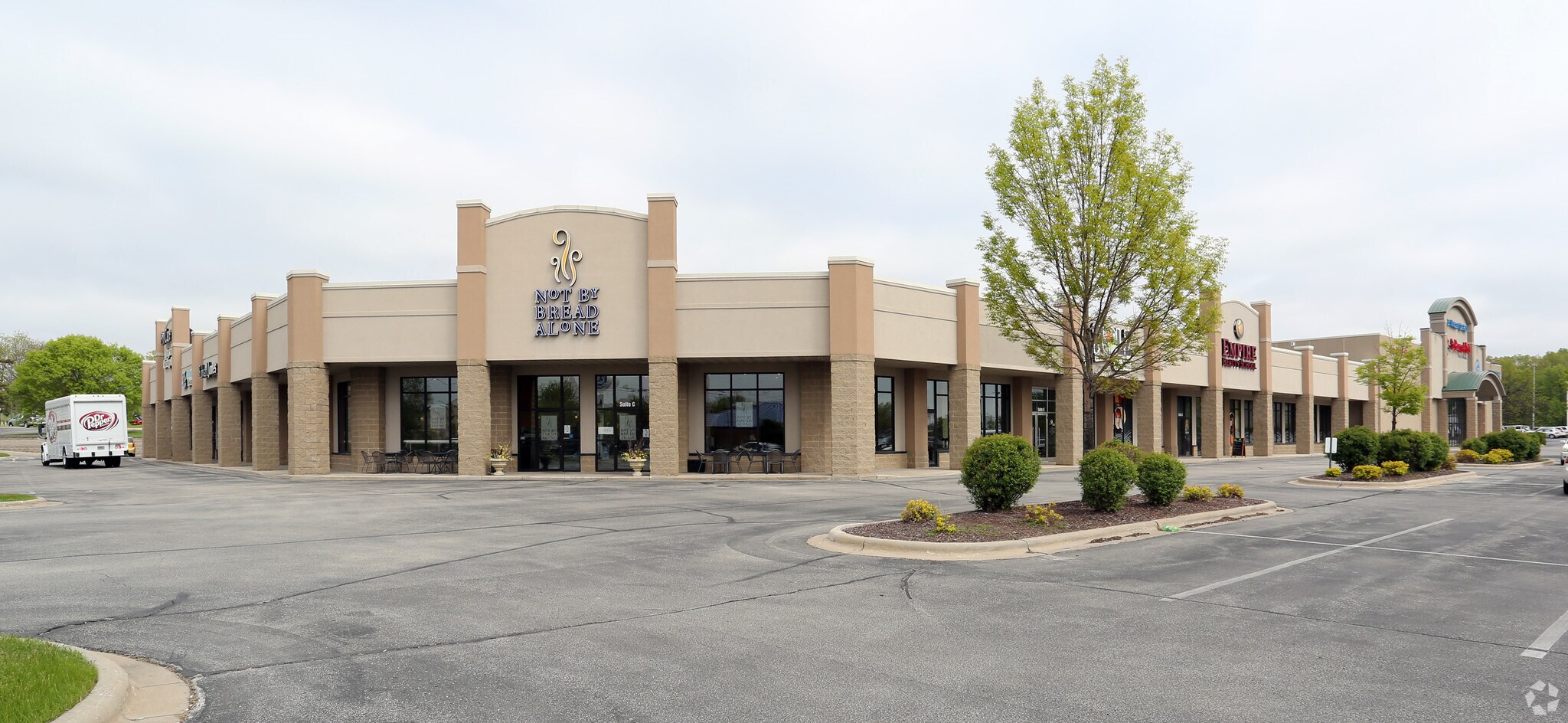 940 Hansen Rd, Green Bay, WI for sale Primary Photo- Image 1 of 1