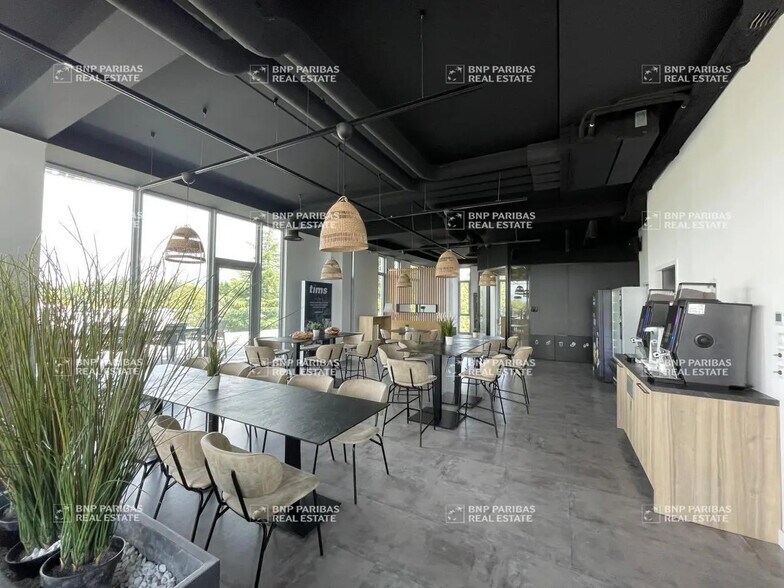 Office in Limonest for lease - Interior Photo - Image 2 of 10