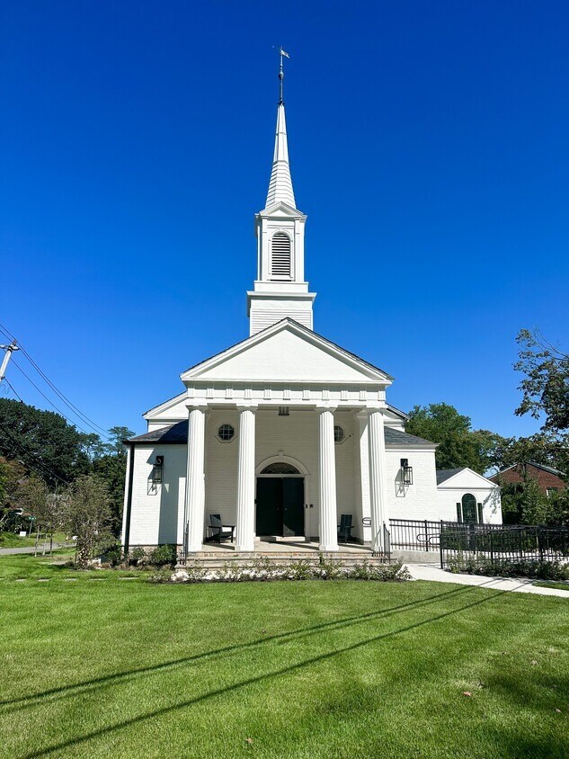 453 W Main St, Huntington, NY for lease Building Photo- Image 1 of 24