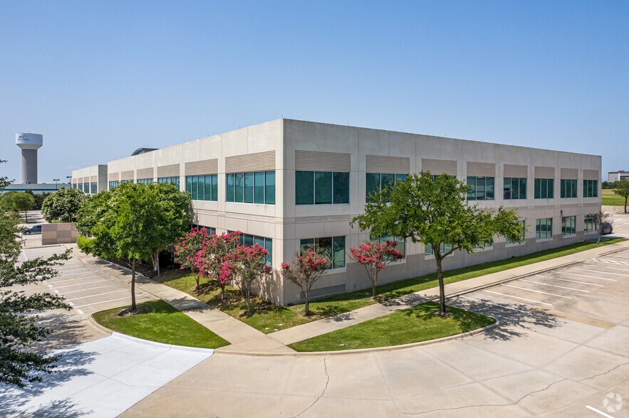 8081 Royal Ridge Pky, Irving, TX for sale - Primary Photo - Image 1 of 1