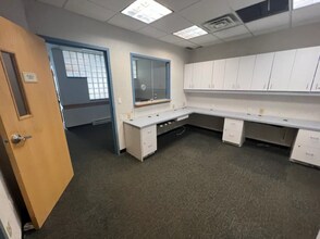 23 Davis Ave, Poughkeepsie, NY for lease Interior Photo- Image 2 of 7