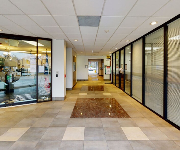 720 N Post Oak Rd, Houston, TX for lease - Lobby - Image 2 of 5
