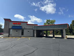 2141-2181 N Pontiac Trail, Commerce Township, MI for lease Interior Photo- Image 2 of 2