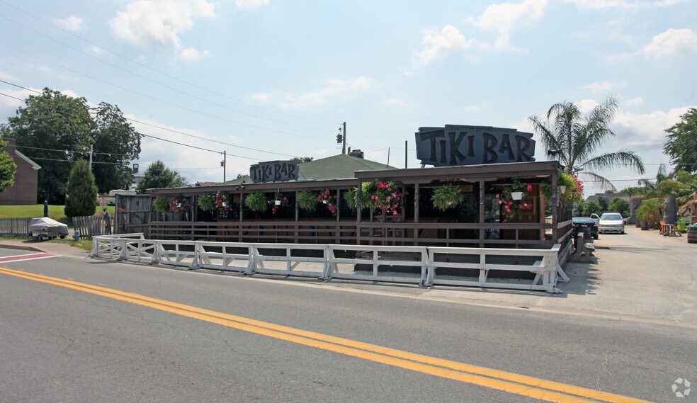 85 Charles St, Solomons, MD for sale - Primary Photo - Image 1 of 1