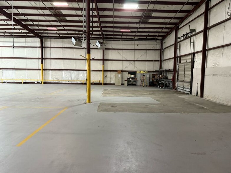 2011 Factory Ln, Petersburg, VA for lease - Interior Photo - Image 2 of 5