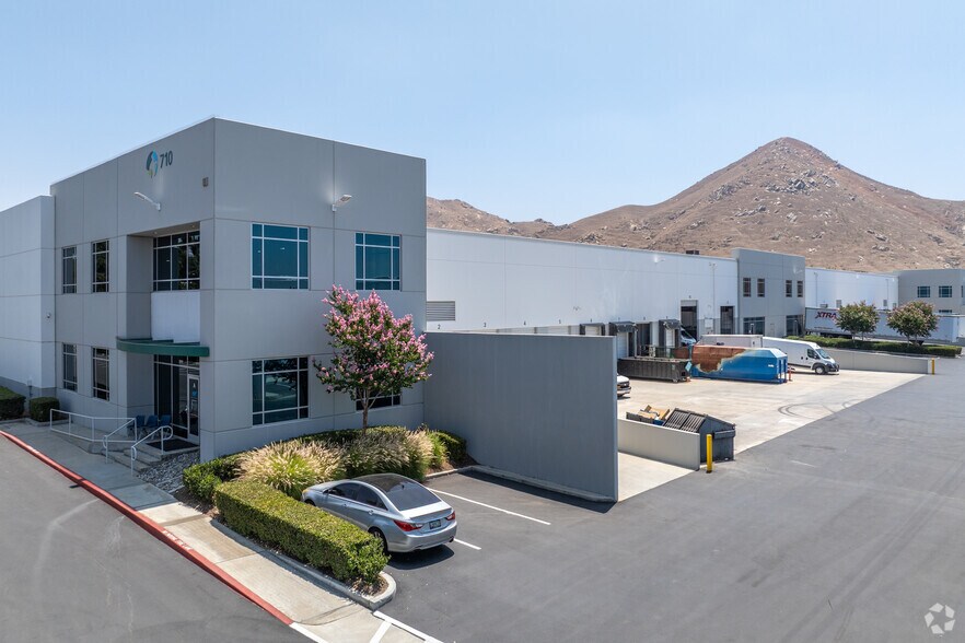 710 Palmyrita Ave, Riverside, CA for lease - Building Photo - Image 1 of 3