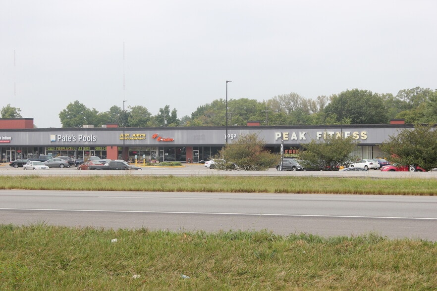 5016-5060 E 62nd St, Indianapolis, IN for lease - Building Photo - Image 3 of 5