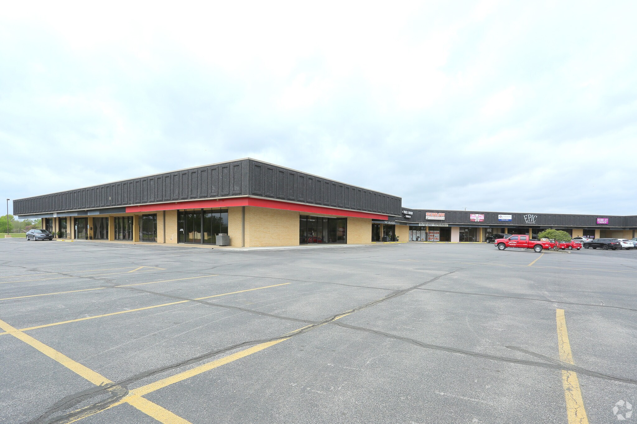 800-840 S Elm Pl, Broken Arrow, OK for lease Building Photo- Image 1 of 7
