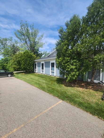 3364 S Center Rd, Burton, MI for sale - Building Photo - Image 1 of 1
