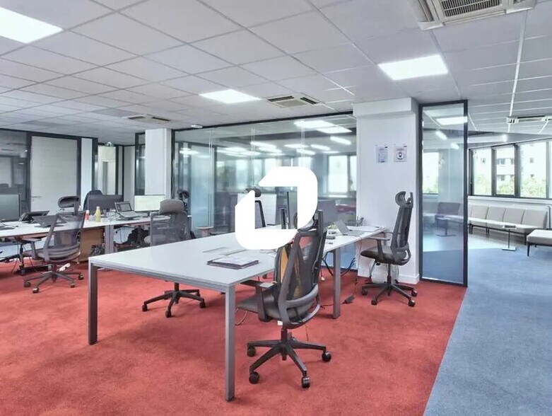 Office in Le Kremlin-Bicêtre for lease - Interior Photo - Image 1 of 10