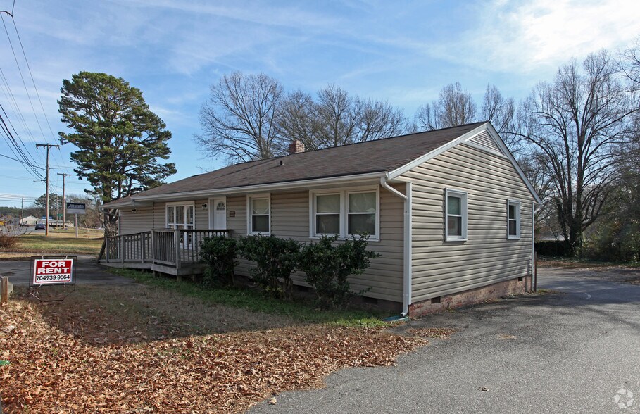 1121 E Garrison Blvd, Gastonia, NC 28054 Office for Lease