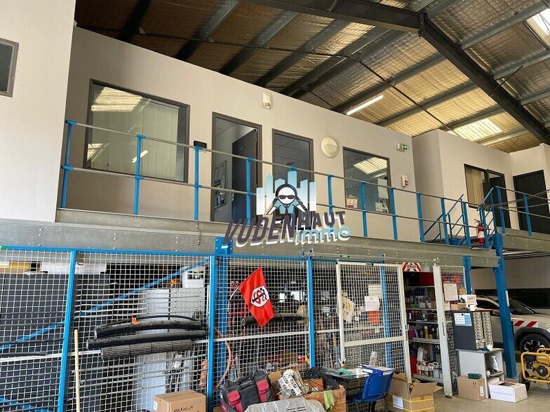 Industrial in Noé for lease - Interior Photo - Image 3 of 9