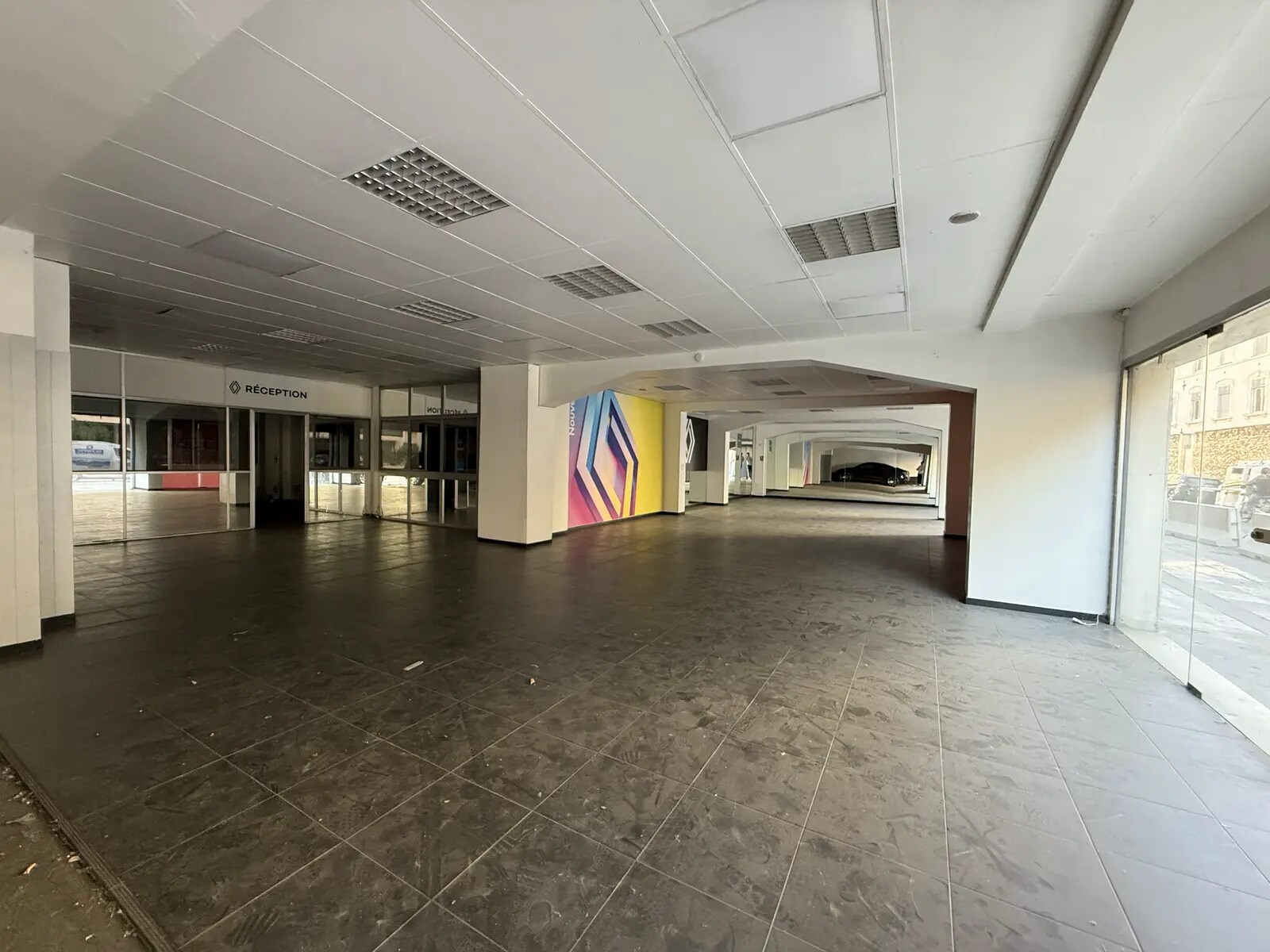 99 Rue Edmond Rostand, Marseille for lease Building Photo- Image 1 of 7