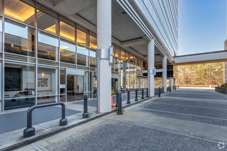 2000 Riveredge Pky NW, Atlanta, GA for lease - Building Photo - Image 3 of 7