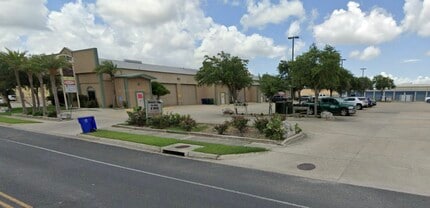 3814 Acushnet Dr, Corpus Christi, TX for lease Interior Photo- Image 1 of 5