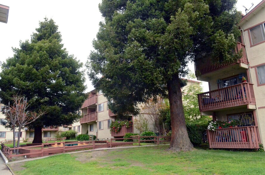 31 Lassen Way, Watsonville, CA for sale - Building Photo - Image 1 of 1