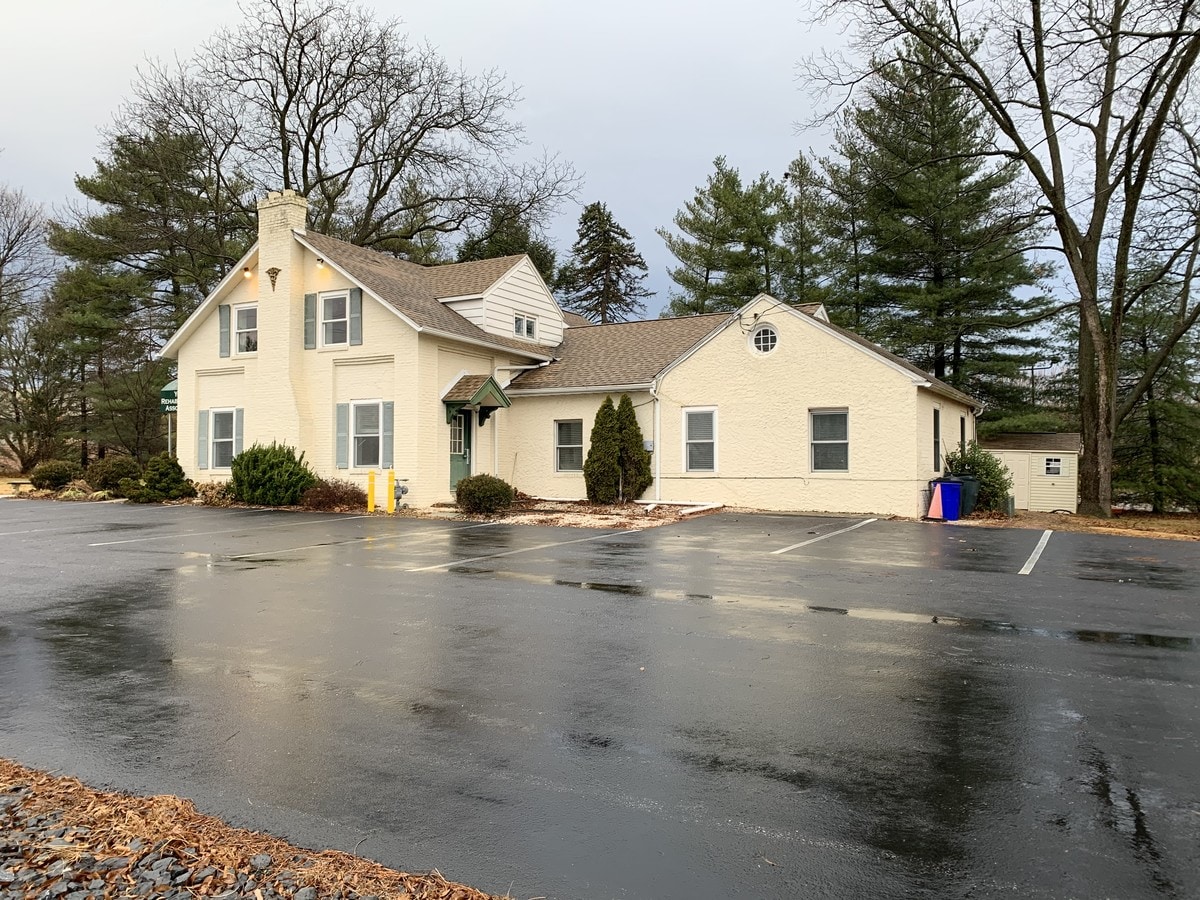 1881 Loucks Rd, York, PA 17408