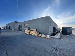 210-290 N Redwood Rd, North Salt Lake, UT for lease Building Photo- Image 2 of 4
