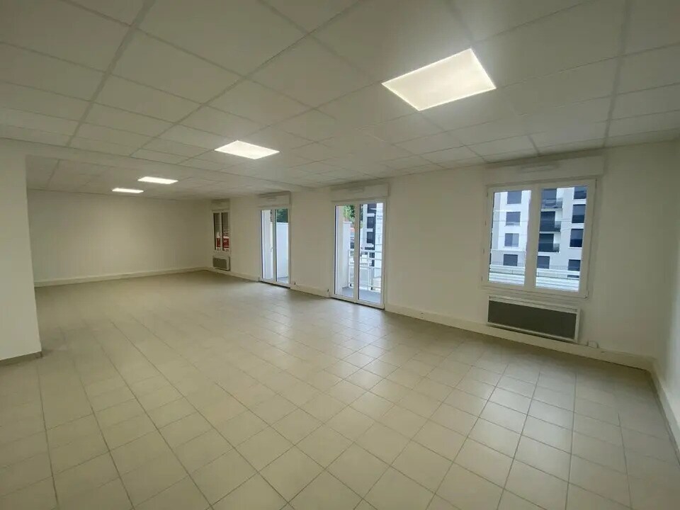 Location Bureaux 60 m² à 120 m² - Photo 1