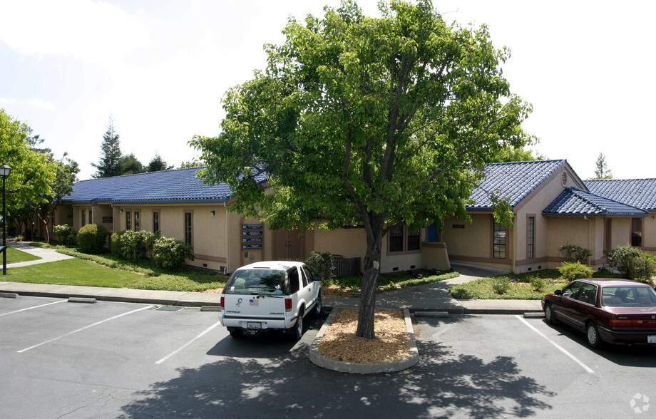 1476 Professional Dr, Petaluma, CA for sale - Building Photo - Image 3 of 10