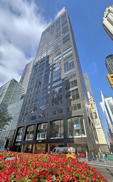 450 Park Ave, New York, NY for lease - Building Photo - Image 1 of 10