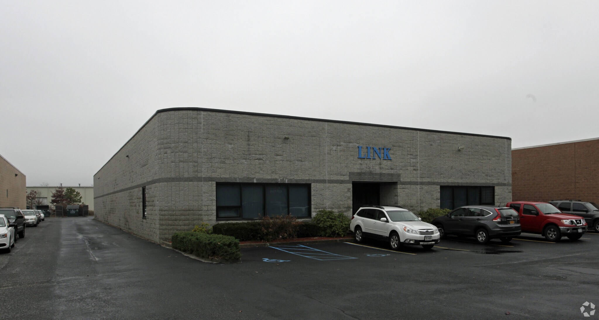 16 Colt Ct, Ronkonkoma, NY for sale Primary Photo- Image 1 of 1